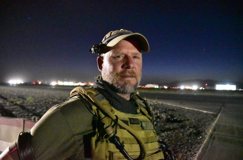 david-gilkey-npr-photographer-at-kandahar-airfield-afghanistan-on-may-29-2016.jpg_custom-df6a1657abfe49d01676acb71de8e2aca90e767d-s900-c85